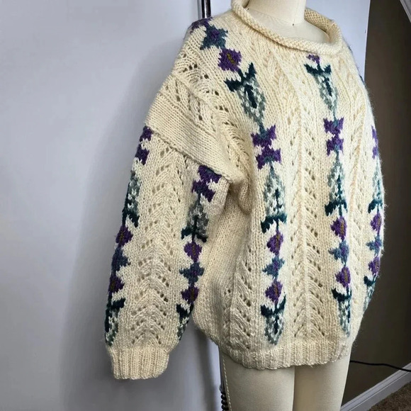 100% Wool Nomadic Traders Barkeley CA Sweater Hand Knit Nepal Cream/Flowers L - Picture 5 of 10